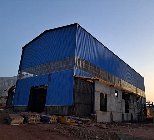 اجرای پوشش سقف شیبدار سوله