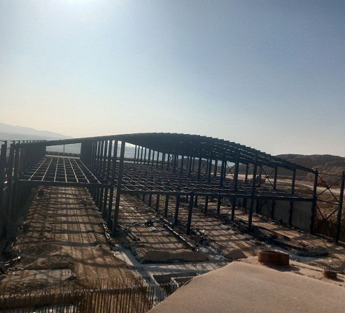 اجرای پوشش سقف شیبدار سوله